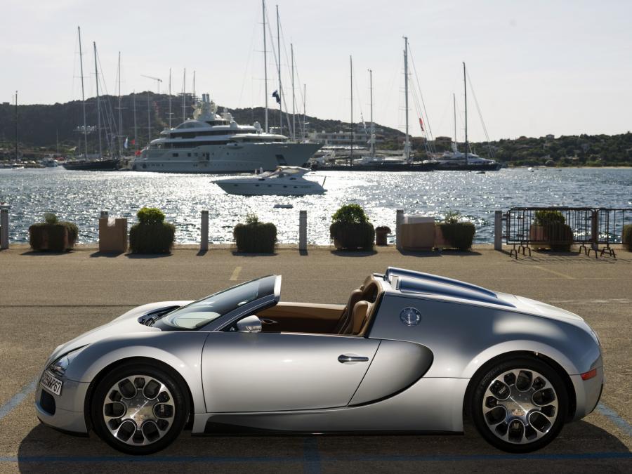  Bugatti Veyron 16.4 Grand Sport Sardinia 2009 года  (фото 8 из 12)